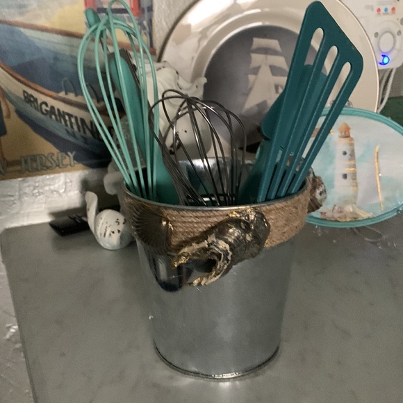 Utensil Holder - Silver with Gute wrapped around the top with Shell Accents - Picture 8 of 9